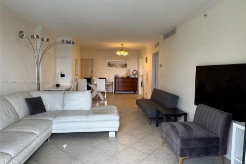Condo in Hollywood, Florida, 1 bedroom  № 1949042 - photo 8