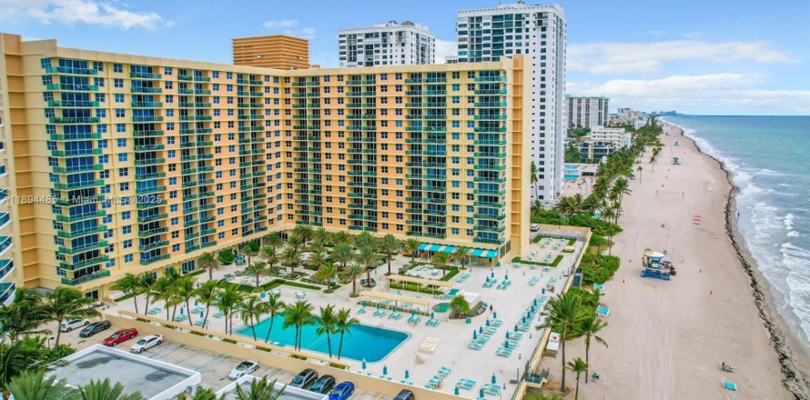 Condo in Hollywood, Florida, 1 bedroom  № 1949042