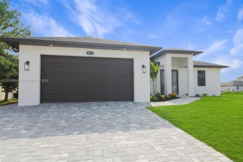 Villa ou maison à vendre à Cape Coral, Floride: 3 chambres, 128.86 m2 № 1938511 - photo 1