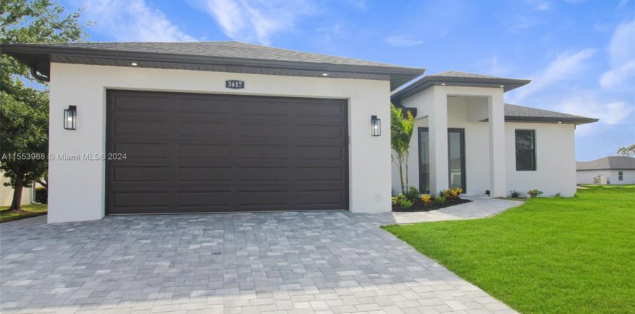 Villa ou maison à Cape Coral, Floride 3 chambres, 128.86 m2 № 1938511
