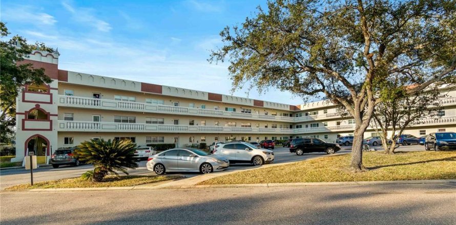Condo in Clearwater, Florida, 2 bedrooms № 2143408
