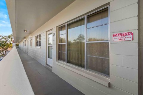 Condo in Clearwater, Florida, 2 bedrooms № 2143408 - photo 3
