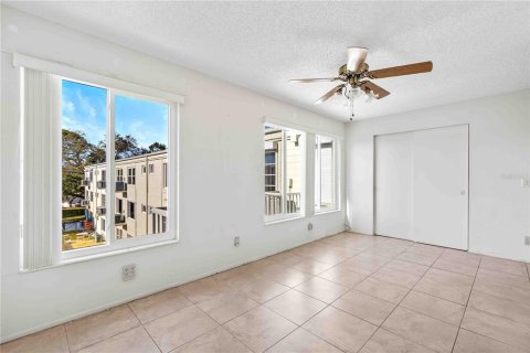 Condo in Clearwater, Florida, 2 bedrooms № 2143408 - photo 15