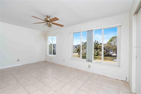 Condo in Clearwater, Florida, 2 bedrooms № 2143408 - photo 13