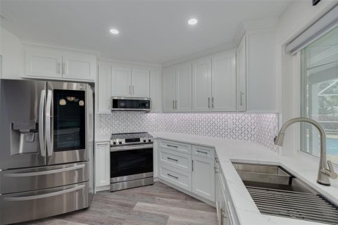 Villa ou maison à vendre à Palm Harbor, Floride: 4 chambres, 191.01 m2 № 1907712 - photo 16