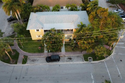 Propiedad comercial en venta en Miami Beach, Florida, 412.39 m2 № 1985670 - foto 1