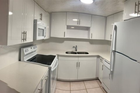 Appartement à louer à Coral Springs, Floride: 2 chambres, 81.75 m2 № 1830699 - photo 3