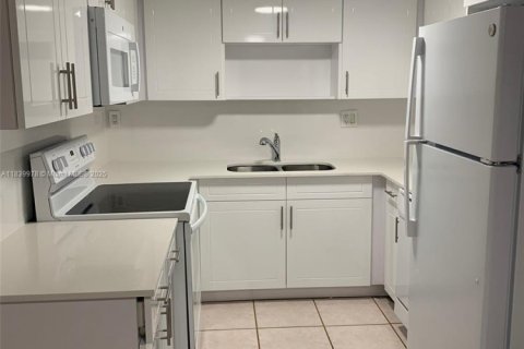 Appartement à louer à Coral Springs, Floride: 2 chambres, 81.75 m2 № 1830699 - photo 2