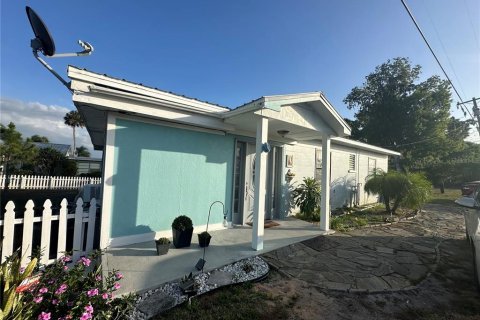 Villa ou maison à vendre à Frostproof, Floride: 3 chambres, 83.8 m2 № 1754610 - photo 1