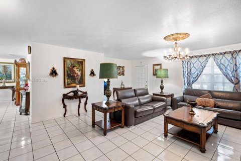 Villa ou maison à vendre à Homestead, Floride: 4 chambres, 186.73 m2 № 1976660 - photo 9