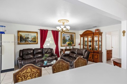 Villa ou maison à vendre à Homestead, Floride: 4 chambres, 186.73 m2 № 1976660 - photo 13