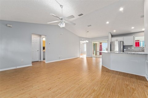 House in The Villages, Florida 2 bedrooms, 114.46 sq.m. № 1775033 - photo 7