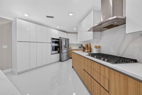 Villa ou maison à vendre à Saint Petersburg, Floride: 4 chambres, 241.36 m2 № 2296716 - photo 9
