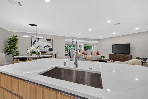 Villa ou maison à vendre à Saint Petersburg, Floride: 4 chambres, 241.36 m2 № 2296716 - photo 12