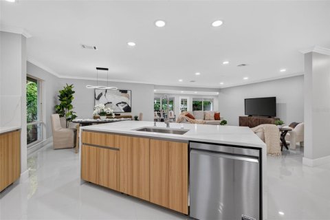 Villa ou maison à vendre à Saint Petersburg, Floride: 4 chambres, 241.36 m2 № 2296716 - photo 11