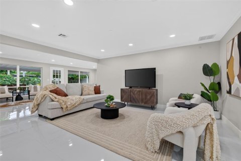 Villa ou maison à vendre à Saint Petersburg, Floride: 4 chambres, 241.36 m2 № 2296716 - photo 15