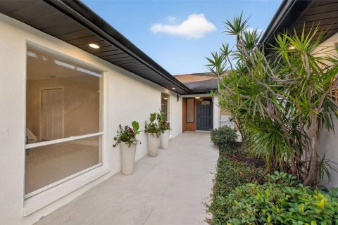 Villa ou maison à vendre à Saint Petersburg, Floride: 4 chambres, 241.36 m2 № 2296716 - photo 5