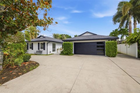 Villa ou maison à vendre à Saint Petersburg, Floride: 4 chambres, 241.36 m2 № 2296716 - photo 3