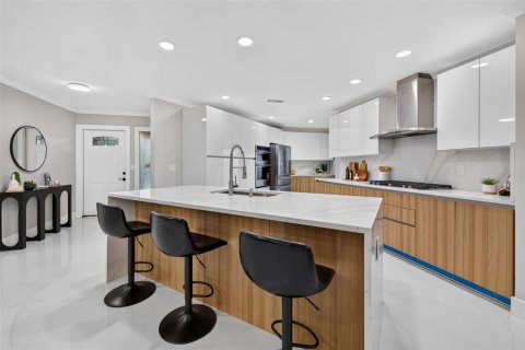 Villa ou maison à vendre à Saint Petersburg, Floride: 4 chambres, 241.36 m2 № 2296716 - photo 7