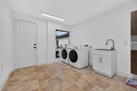 Villa ou maison à vendre à Saint Petersburg, Floride: 4 chambres, 241.36 m2 № 2296716 - photo 29