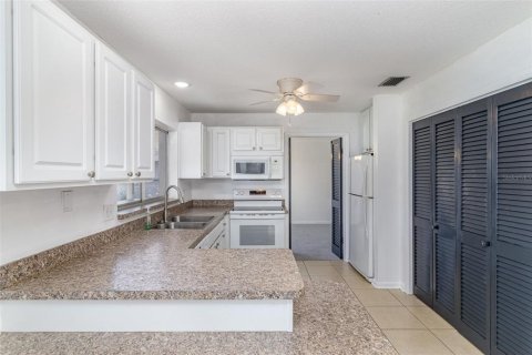 House in Rockledge, Florida 4 bedrooms, 164.99 sq.m. № 1875756 - photo 9