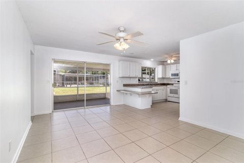 House in Rockledge, Florida 4 bedrooms, 164.99 sq.m. № 1875756 - photo 7