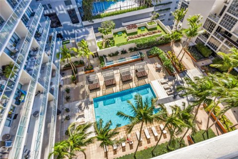 Condo in Miami, Florida, 2 bedrooms  № 2089317 - photo 24