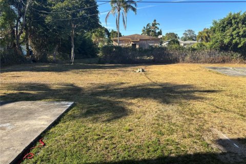 House in Miami, Florida 4 bedrooms, 208.1 sq.m. № 1830297 - photo 20