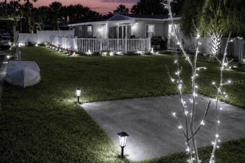 House in Merrit Island, Florida 4 bedrooms, 134.89 sq.m. № 2122818 - photo 24