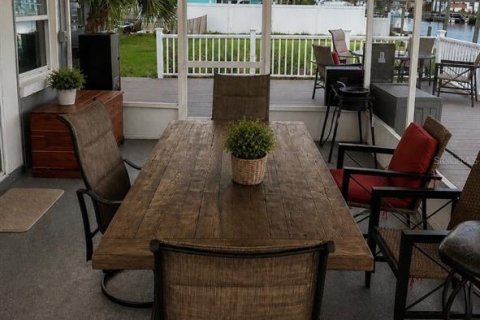 House in Merrit Island, Florida 4 bedrooms, 134.89 sq.m. № 2122818 - photo 21