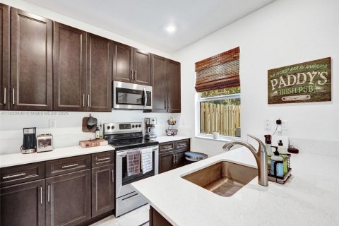 House in Homestead, Florida 3 bedrooms, 123.65 sq.m. № 1779755 - photo 2