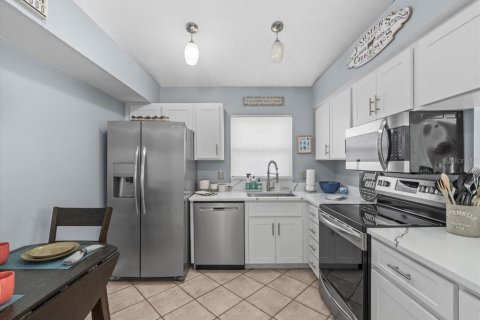 Villa ou maison à vendre à Tampa, Floride: 3 chambres, 124.86 m2 № 1884756 - photo 12