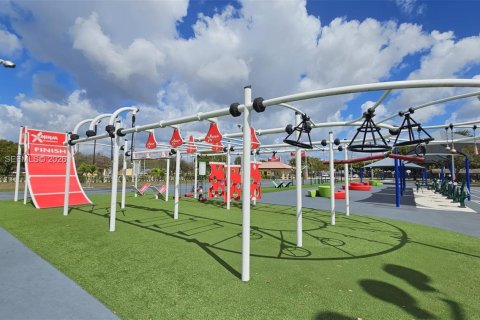 House in Tamarac, Florida 2 bedrooms, 89.37 sq.m. № 2046732 - photo 23