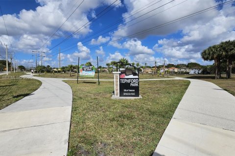 House in Tamarac, Florida 2 bedrooms, 89.37 sq.m. № 2046732 - photo 27