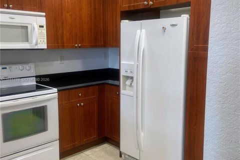 Снять в аренду квартиру в Дорал, Флорида 3 спальни, 112.13м2, № 1999009 - фото 6