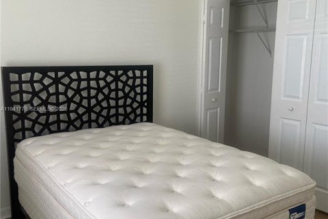 Снять в аренду квартиру в Дорал, Флорида 3 спальни, 112.13м2, № 1999009 - фото 15