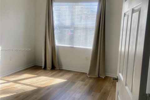 Снять в аренду квартиру в Дорал, Флорида 3 спальни, 112.13м2, № 1999009 - фото 9