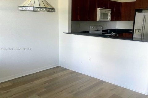 Снять в аренду квартиру в Дорал, Флорида 3 спальни, 112.13м2, № 1999009 - фото 18