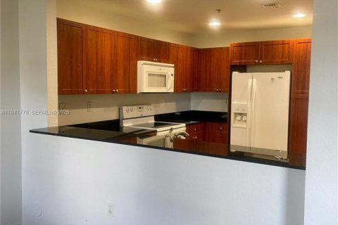 Снять в аренду квартиру в Дорал, Флорида 3 спальни, 112.13м2, № 1999009 - фото 4