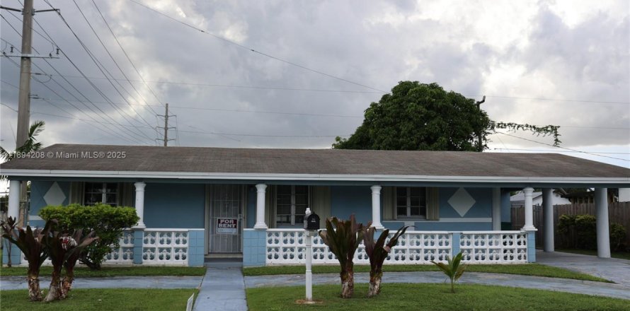 Casa en Miami, Florida 5 dormitorios, 175.21 m2 № 1947392