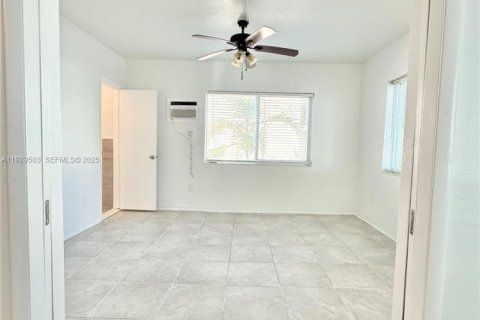 Villa ou maison à louer à Coral Gables, Floride: 1 chambre, 55.74 m2 № 1987650 - photo 11