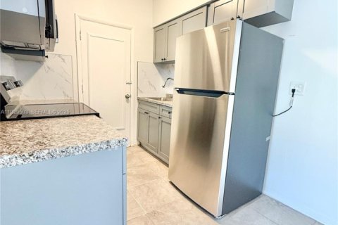 Villa ou maison à louer à Coral Gables, Floride: 1 chambre, 55.74 m2 № 1987650 - photo 6