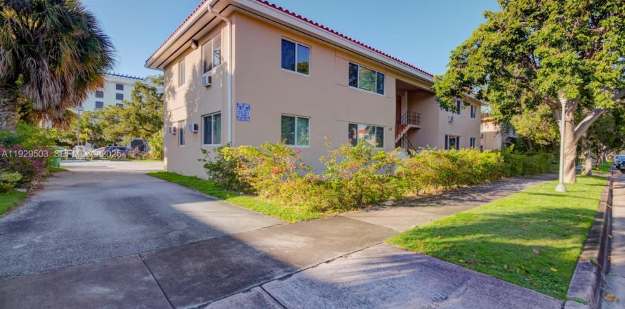 Villa ou maison à Coral Gables, Floride 1 chambre, 55.74 m2 № 1987650