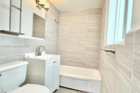 Villa ou maison à louer à Coral Gables, Floride: 1 chambre, 55.74 m2 № 1987650 - photo 14