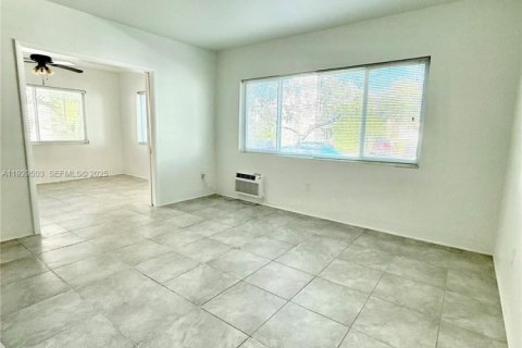 Villa ou maison à louer à Coral Gables, Floride: 1 chambre, 55.74 m2 № 1987650 - photo 7