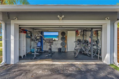 Villa ou maison à vendre à Miami, Floride: 4 chambres, 240.8 m2 № 1987488 - photo 29