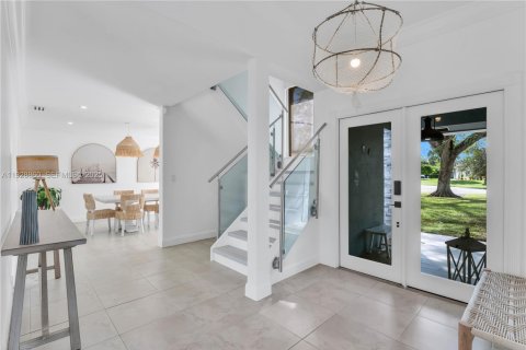 Villa ou maison à vendre à Miami, Floride: 4 chambres, 240.8 m2 № 1987488 - photo 2