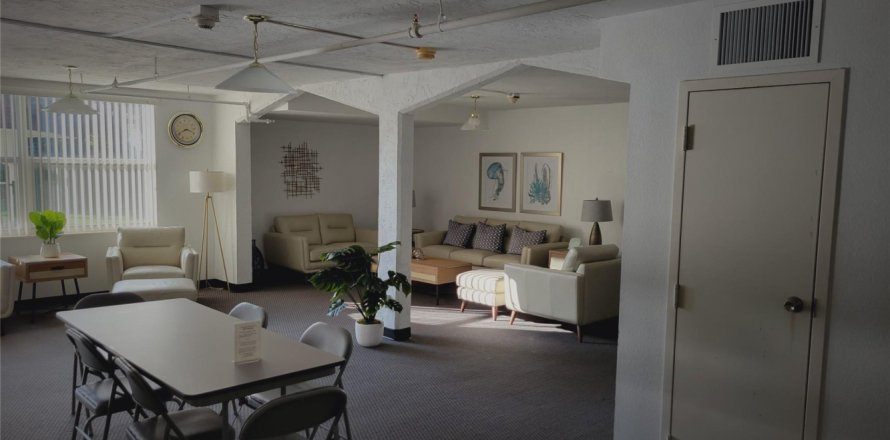 Condo in Oakland Park, Florida, 1 bedroom  № 815662