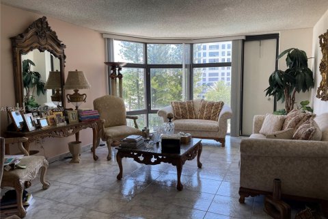 Condominio en Aventura, Florida, 2 dormitorios № 2182391