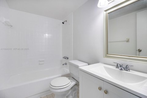 Снять в аренду квартиру в Корал-Спрингс, Флорида 1 спальня, 83.61м2, № 1992671 - фото 24